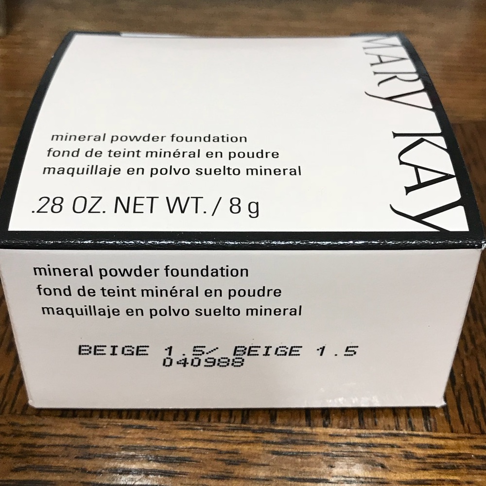 Mary Kay Beige 1.5 Foundation Mineral Powder